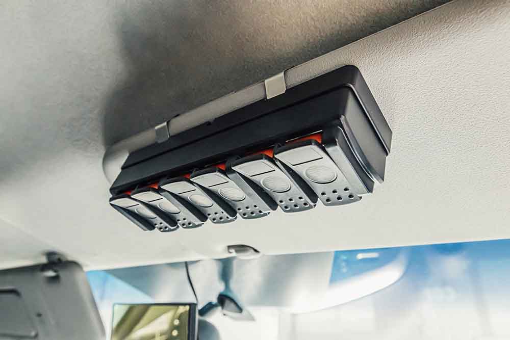 Oracle Lighting Trigger 6 Shooter Controller Combo Kit For Tacoma