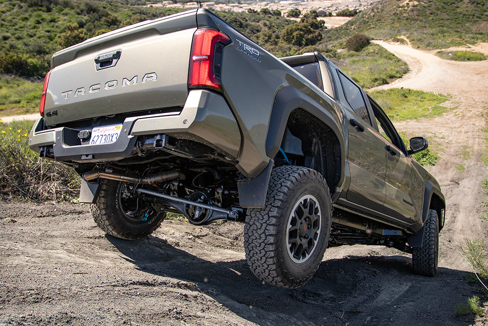 Total Chaos Rear Links W/King 2.5" Diameter Shocks For Tacoma (2024-Current)